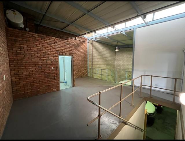 195M² WAREHOUSE TO LET IN STRIJDOMPARK